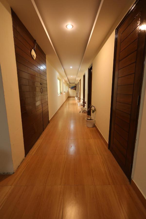 Riverside Resorts Devaprayāg Buitenkant foto