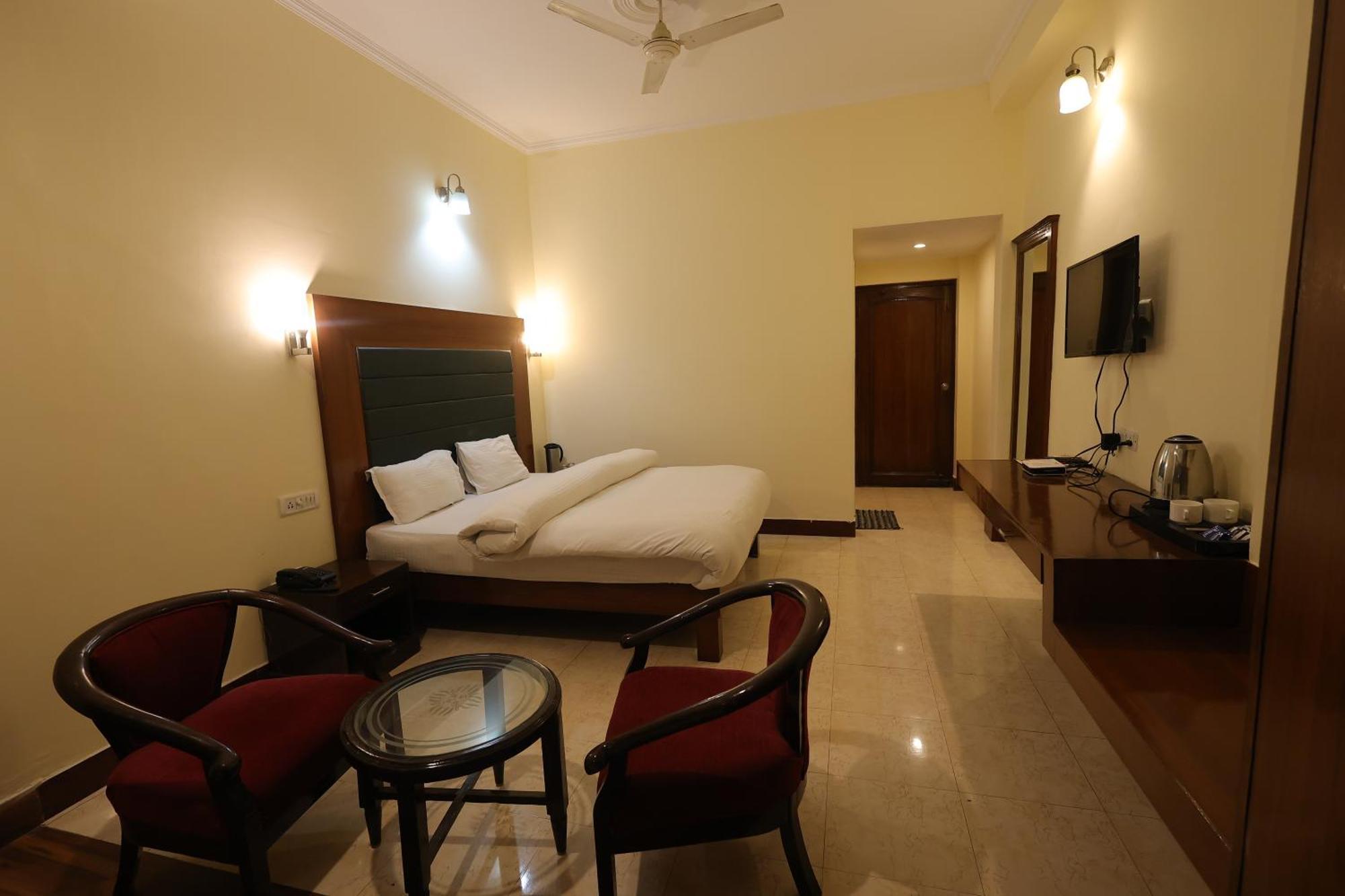Riverside Resorts Devaprayāg Buitenkant foto