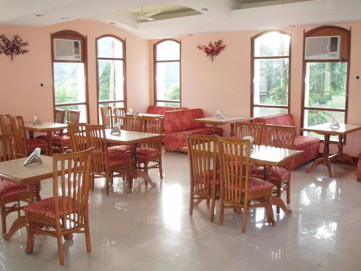 Riverside Resorts Devaprayāg Buitenkant foto